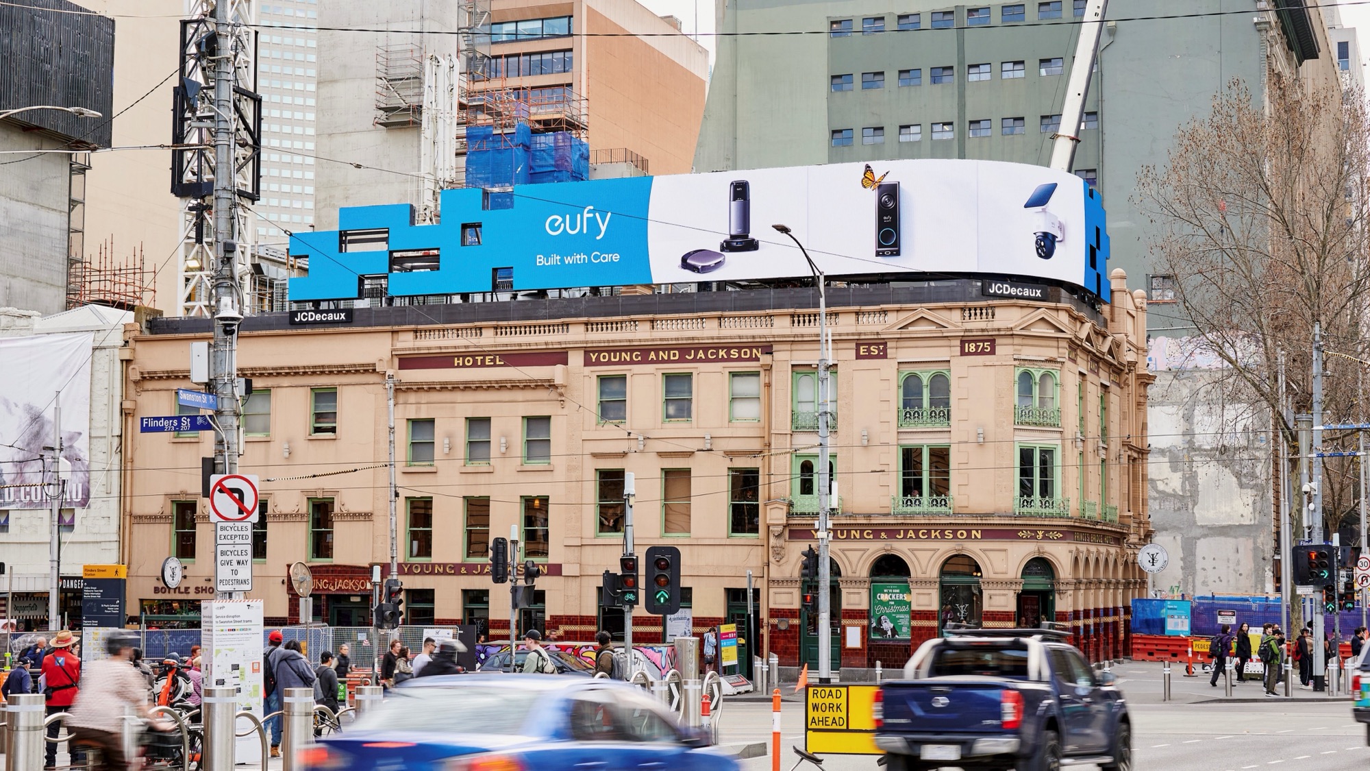 eufy JCDecaux rooftop billboard above Young & Jackson, Melbourne